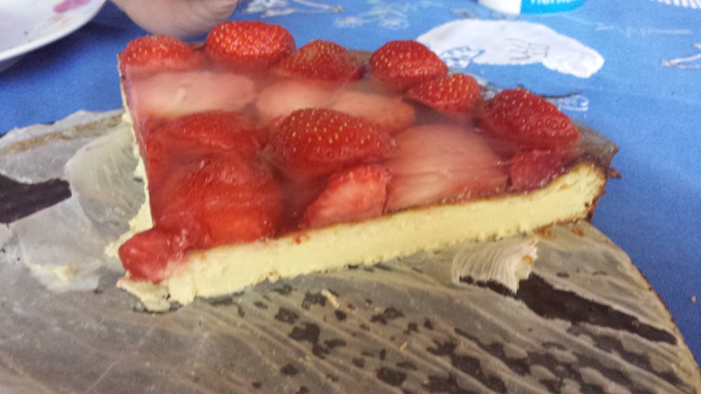 Käsekuchen mit Erdbeerhaube - Erdbeerblütes LowCarb Blog